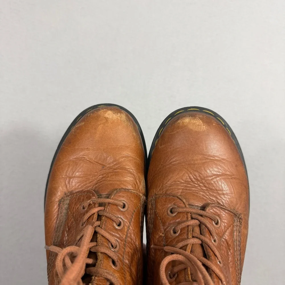 Dr. Martens Boots Men 9 Tan Pascal 8-Eye Pebbled Leather AirWair Combat Lace Up